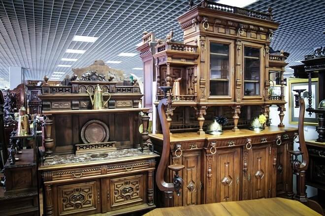 Скупка старинной мебели в Москве
